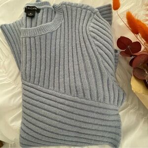 NEVER WORN Cache asymmetrical hem ribbed sweater Womens small gray
